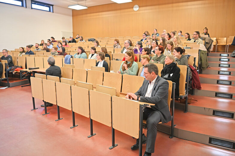 Plenum in the lecture hall at the kick-off for the Economy for the Common Good.